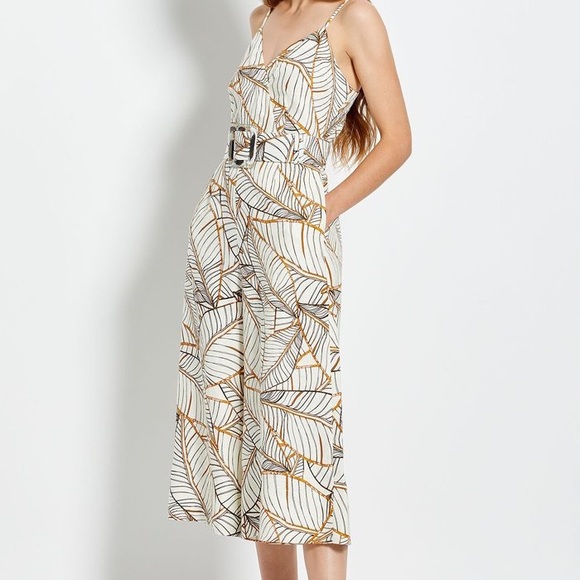 Nicholas Serta Linen Jumpsuit - Picture 2 of 10